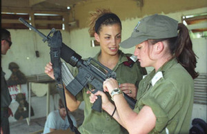 Εθελοντικά και οι γυναίκες στο στρατό, προτείνει η ΝΔ - Φωτογραφία 1