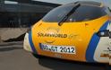 O γύρος του κόσμου με ηλιακό όχημα