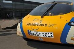 O γύρος του κόσμου με ηλιακό όχημα