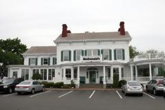 ΔΕΙΤΕ: Τα πιο κυριλάτα McDonald’s στον κόσμο