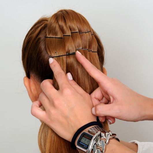 Πώς να κάνεις ένα διαφορετικό ponytail-κοτσίδα με τσιμπιδάκια! - Φωτογραφία 16