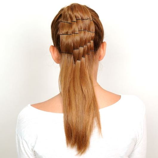 Πώς να κάνεις ένα διαφορετικό ponytail-κοτσίδα με τσιμπιδάκια! - Φωτογραφία 17