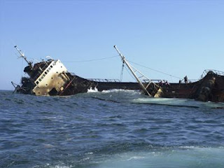 Δεξαμενόπλοιο είχε ημιβυθιστεί - Φωτογραφία 1