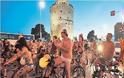 Θεσσαλονίκη: Γυμνές… ορθοπεταλιές!