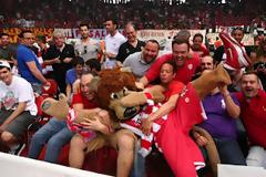 Φωτογραφίες μέσα από το ΣΕΦ [update]