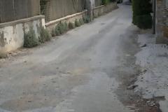 Με τις πρόσφατες βροχές ξανάνοιξαν οι βουλωμένες και άνοιξαν καινούργιες τρύπες στο οδικό δίκτυο της Δροσιάς