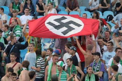 Άγγλοι ποδοσφαιριστές σε Ναζιστές ενόψει Euro: Θα επιστρέψετε σε φέρετρα! - Φωτογραφία 1
