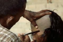 Δεκάδες σταρ του Χόλυγουντ φορούν τα μαλλιά Ινδών [φωτο]