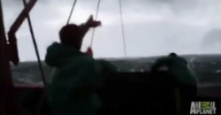 Σοκ έπαθαν ψαράδες με την ψαριά τους…(video) - Φωτογραφία 1
