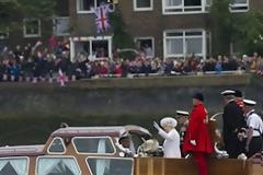 Ένα εκατομμύριο άνθρωποι στους δρόμους για τη Βασίλισσα