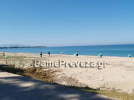 Πρέβεζα: Καθάρισαν την ακτή στο Μονολίθι - Φωτογραφία 1