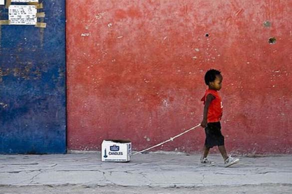 Τα παιδιά της Αφρικής δεν χρειάζονται ακριβά παιχνίδια - Φωτογραφία 2