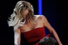 ΔΕΙΤΕΤις έφαγε για τα καλά ο Michael Fassbender