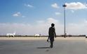Λιβύη: Ένοπλοι περικύκλωσαν το αεροδρόμιο της Τρίπολης
