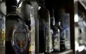 Λαθραίες φιάλες αλκοολούχων ποτών κατασχέθηκαν στις Αχαρνές