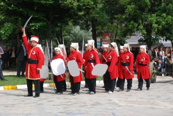 Τουρκικοί εορτασμοί για το 1453 (μήπως γιορτάζουν την Ελληνοτουρκική φιλία;) - Φωτογραφία 3