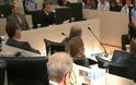 ΑΠΙΣΤΕΥΤΟ: Δικαστής έπαιζε πασιέντζα στη δίκη του μακελάρη της Νορβηγίας