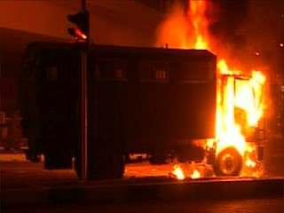 Στις φλόγες παραδόθηκε φορτηγό στη Νίκαια - Φωτογραφία 1