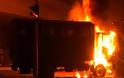 Στις φλόγες παραδόθηκε φορτηγό στη Νίκαια