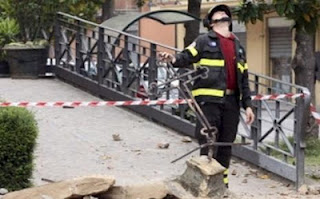Ιταλία: «Οι εργαζόμενοι να αναλάβουν την ευθύνη για πιθανές βλάβες από σεισμό» - Φωτογραφία 1