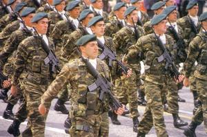 To υπουργείο Άμυνας συζητά νέα μείωση εισακτέων στις στρατιωτικές σχολές - Φωτογραφία 1