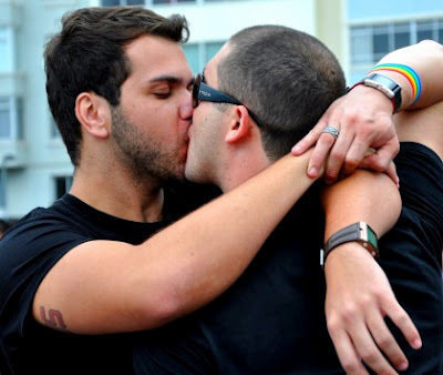 ΣΥΡΙΖΑ: Δικαίωμα στην οικογένεια και για τους ομοφυλόφιλους - Φωτογραφία 1
