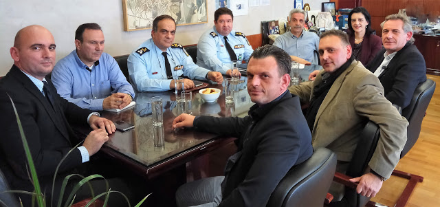 Η Ένωση Κέρκυρας με το Γραμματέα ΔΣ της ΠΟΑΣΥ σε σύσκεψη με βουλευτές στο Υπουργείο - Φωτογραφία 1