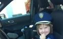 Κοριτσάκι 4 ετών κάλεσε την αστυνομία για να ελέγξει αν υπάρχουν τέρατα κάτω από το... [photo+video] - Φωτογραφία 3