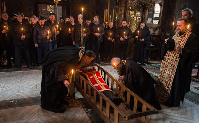 10213 - Η Εξόδιος ακολουθία και η ταφή του Ιερομονάχου Κυρίλλου Χιλιανδαρινού (1935 - 6 Φεβρουαρίου 2018) - Φωτογραφία 18