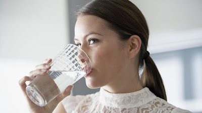 Νερό με άδειο στομάχι, το σίγουρο μυστικό για αδυνάτισμα και αποτοξίνωση - Φωτογραφία 1