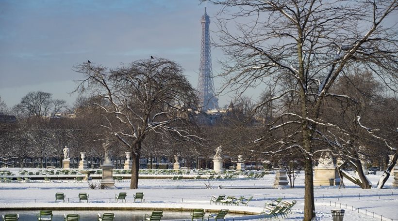 Το χιόνι καλύπτει το Παρίσι - Κλειστός για ακόμα δύο μέρες ο Πύργος του Άιφελ - Φωτογραφία 1