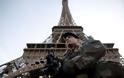 Γαλλία: «Δώρο» 295 δισ. στον στρατό από τον Μακρόν