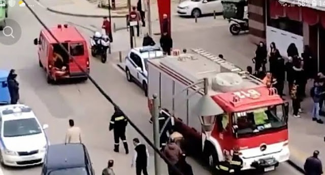Αυτοκίνητο μπήκε μέσα σε σούπερ μάρκετ στην Χαλκιδική - Μια τραυματίας - Φωτογραφία 5
