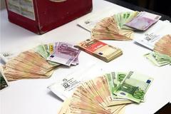 Ύποπτες όλες οι τραπεζικές συναλλαγές από 1.000 ευρώ και πάνω