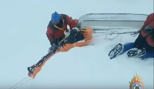 Καϊμακτσαλάν: Η στιγμή που οι διασώστες βρήκαν νεκρούς τους δύο ορειβάτες, θαμμένους στο χιόνι! (ΒΙΝΤΕΟ) - Φωτογραφία 1