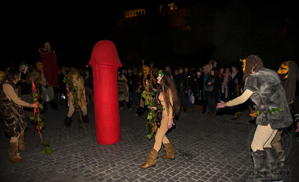 Περιφορά... φαλλού για πέμπτη χρονιά στο κέντρο της Αθήνας από οπαδούς του Διονύσου - Φωτογραφία 3