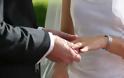 H νύφη παντρεύτηκε καλεσμένο αντί για τον γαμπρό