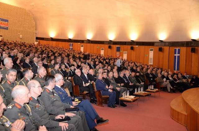 Η πολιτική και στρατιωτική ηγεσία του ΥΠΕΘΑ στην εκδήλωση για τα 190 χρόνια λειτουργίας της Στρατιωτικής Σχολής Ευελπίδων - Φωτογραφία 11