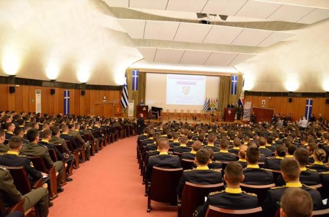 Η πολιτική και στρατιωτική ηγεσία του ΥΠΕΘΑ στην εκδήλωση για τα 190 χρόνια λειτουργίας της Στρατιωτικής Σχολής Ευελπίδων - Φωτογραφία 12