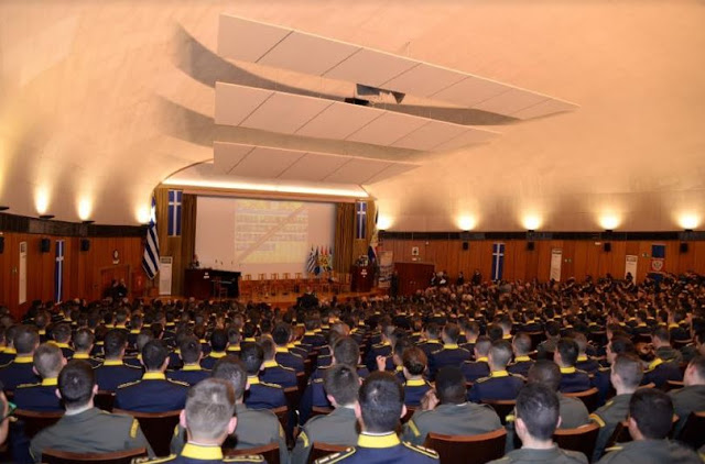 Η πολιτική και στρατιωτική ηγεσία του ΥΠΕΘΑ στην εκδήλωση για τα 190 χρόνια λειτουργίας της Στρατιωτικής Σχολής Ευελπίδων - Φωτογραφία 7