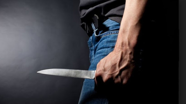 Καταστηματάρχης έβγαλε μαχαίρι σε υπαλλήλους της ΔΕΗ επειδή πήγαν να διακόψουν την ρευματοκλοπή - Φωτογραφία 1