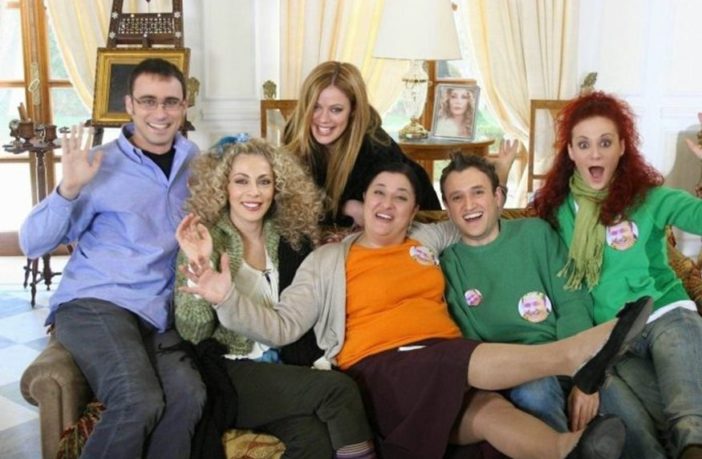 Reunion για τους πρωταγωνιστές του «Παρά Πέντε»: Οι ηθοποιοί ποζάρουν μαζί, δέκα χρόνια μετά το φινάλε της σειράς!  #survivorGR v #SurvivorPanoramaGR #shoppingstar #Dwts6 #MasterChefGR - Φωτογραφία 1