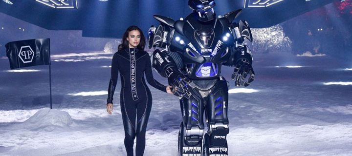 H εμφάνιση της Irina Shayk με ρομπότ στο ανατρεπτικό fashion show του Philipp Plein! #mystylerocks#fashionista #fashionstyle #fashionable #trend #trendy - Φωτογραφία 1