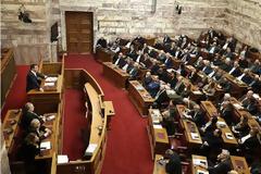 Τρία κακουργήματα θα ερευνήσει η Προανακριτική για 10 πολιτικά πρόσωπα