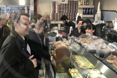 Έξω Παναγίτσα: «Ένα εσπρεσάκι παρακαλώ»! Ο πρωινός καφές του Μητσοτάκη στο «Net Food Cafe» (ΦΩΤΟ)