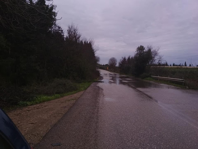Στην Εθνική οδό Αμφιλοχίας -Βόνιτσας κοντά στο Δρυμό, ο δρόμος έγινε ποτάμι!! (ΦΩΤΟ) - Φωτογραφία 3