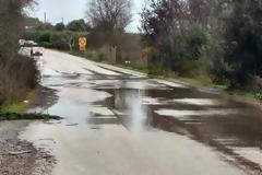 Στην Εθνική οδό Αμφιλοχίας -Βόνιτσας κοντά στο Δρυμό, ο δρόμος έγινε ποτάμι!! (ΦΩΤΟ)