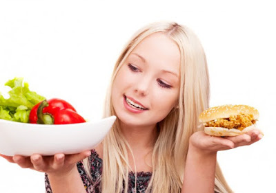 5 πράγματα που επηρεάζουν υποσυνείδητα τις επιλογές σου στο φαγητό - Φωτογραφία 1