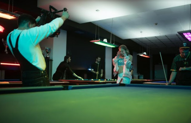 H εκρηκτική τραγουδίστρια των Roodeo και το νέο τους τραγούδι: Στα backstage του βιντεοκλίπ τους [photos] - Φωτογραφία 8