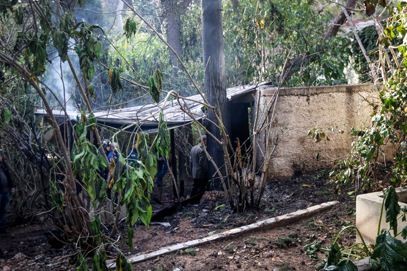 Τραγωδιά στον Κολωνό: Ένας νεκρός άντρας μετά από φωτιά σε αποθήκη - Φωτογραφία 1